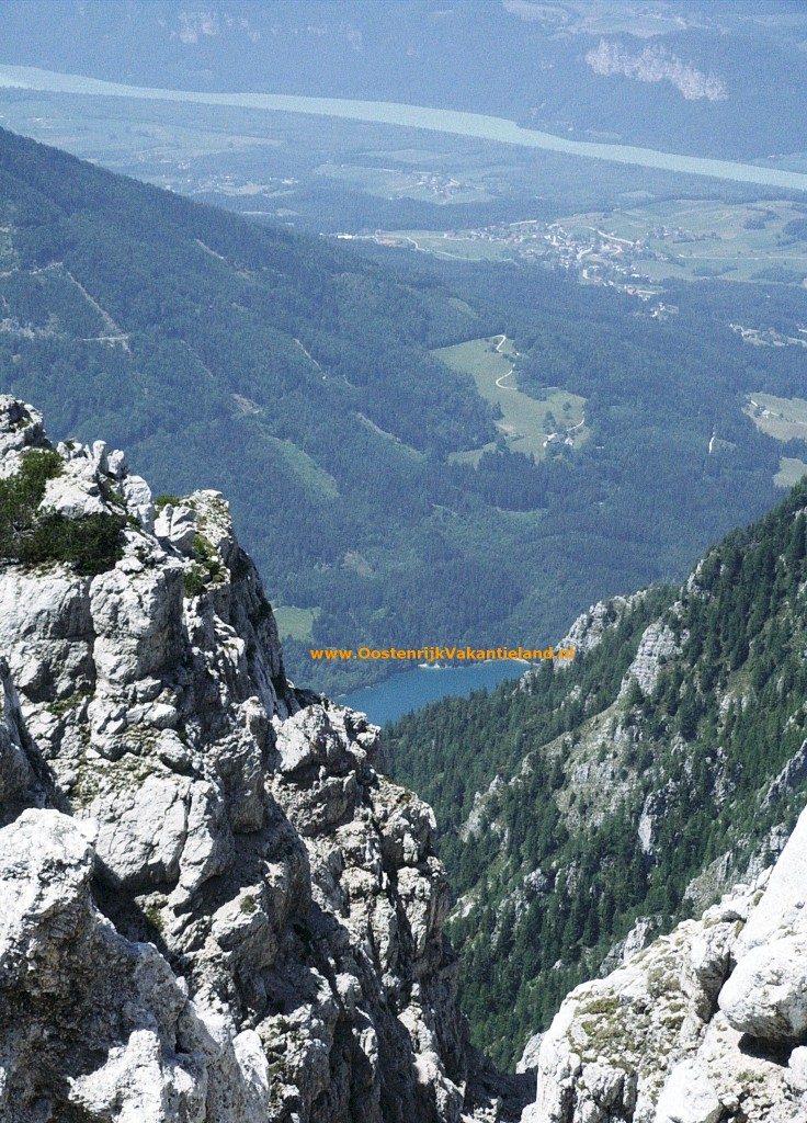De Karawanken in het zuidoosten van Kärnten vormen de natuurlijke grens met Slovenië. (c) 2026 OstenrijkVakantieland.nl