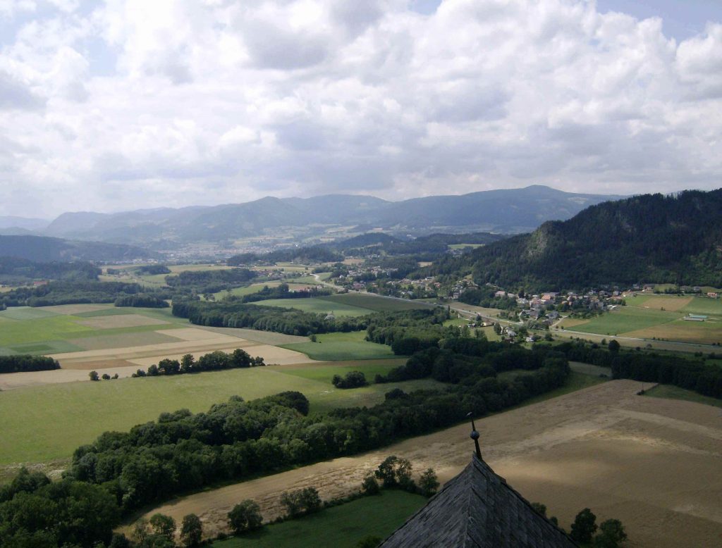 Friesach uitzicht vanaf burcht Geiersberg (c) 2016 OostenrijkVakantieland.nl